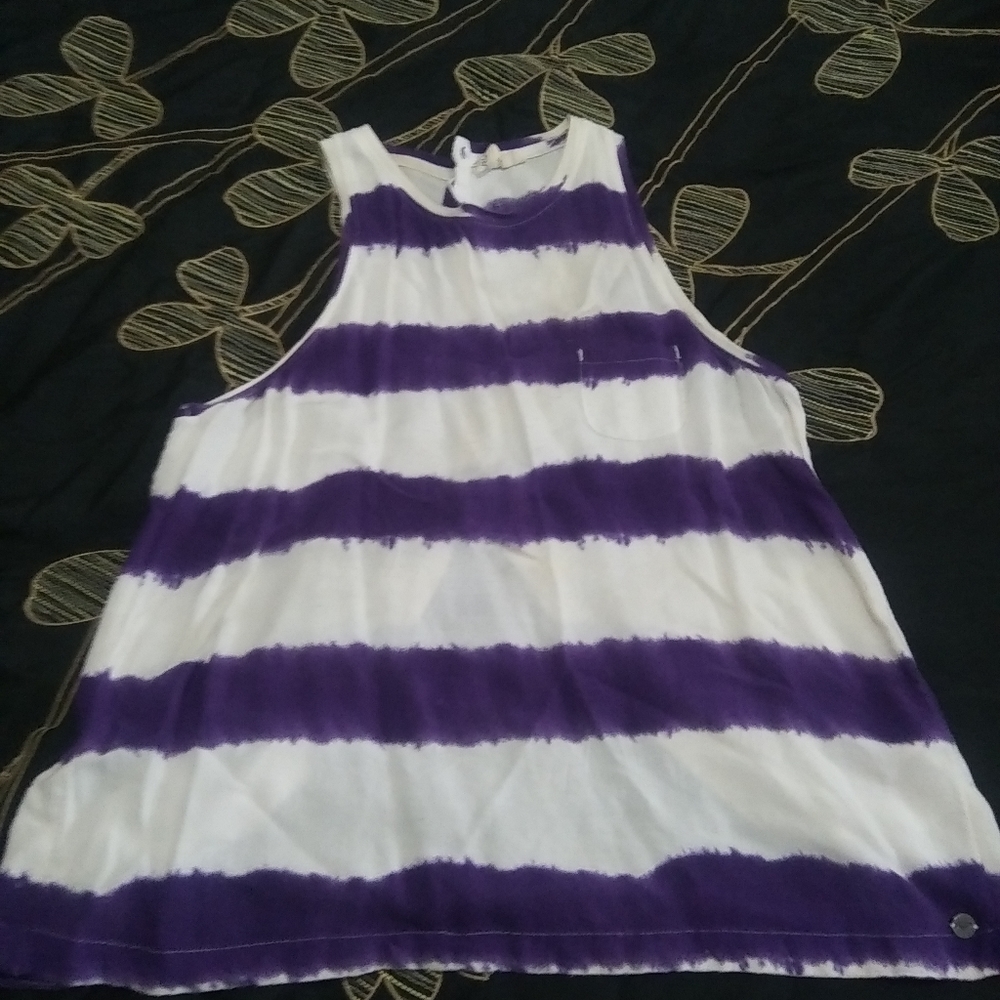 Roxy Tank Top w/Back open on bottom! Super Cute!